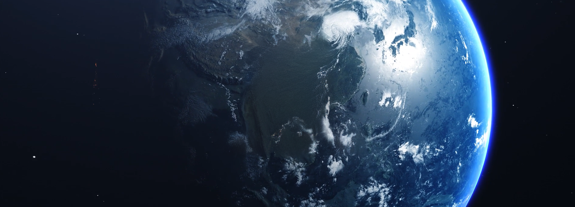 Industriële sproeier die een landbouwveld beregent met water