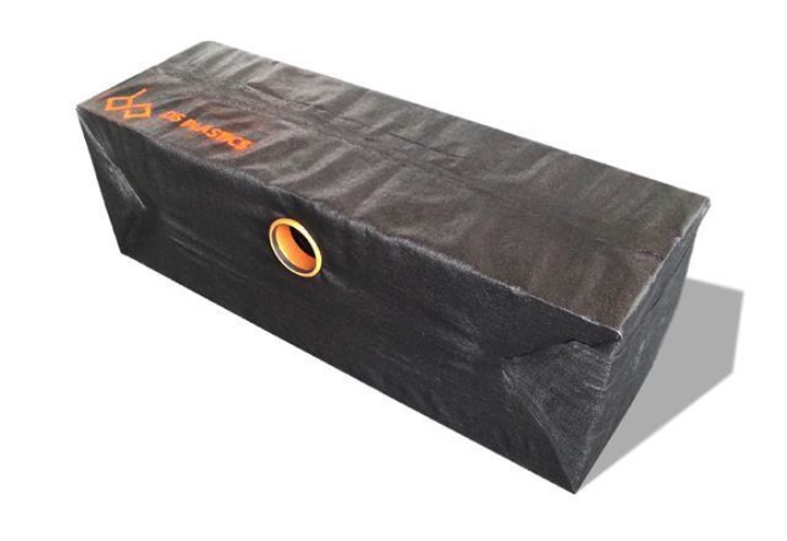 Infiltratiekrat PP 600L incl. geotextiel SG29/29 BONAR
- Maximaal volume: 615 liter
- afmeting: 1800x600x600mm
- Infiltratieoppervlakte:  2,88m2
- 2 x aansluiting 160mm. manchet